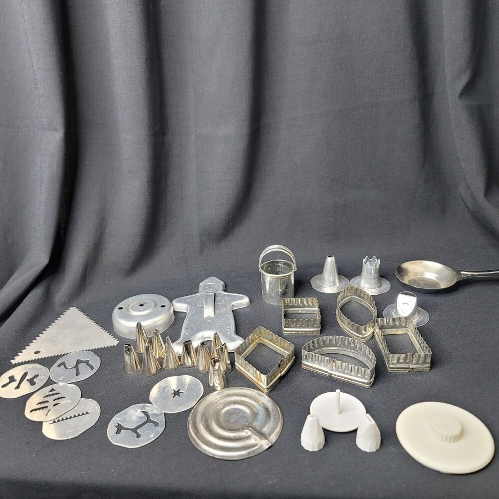 Vtg Lot 25+ Silver Tone Cookie Cutters Frosting Tips Cookie Templates More